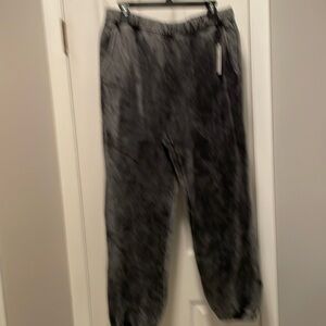 NWT ￼ women’s size extra large spirit jersey jogging pants with pockets